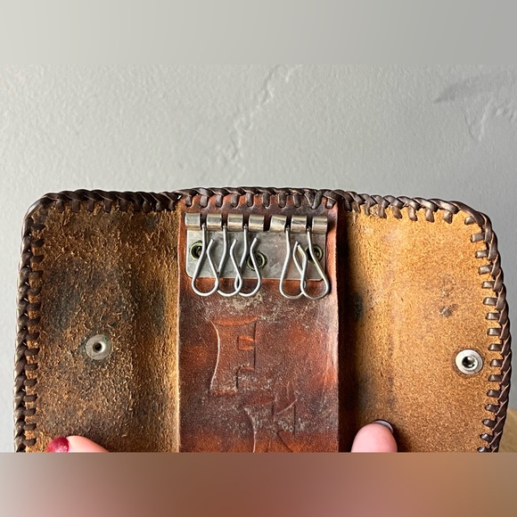 Leather Tooled Key Holder - Picture 9 of 10
